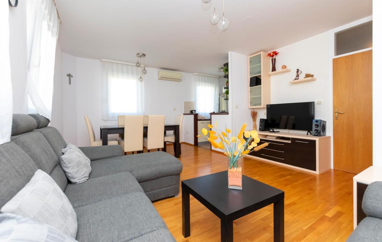 Apartment Pepalo,Omis Free Parking 外观 照片